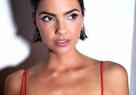 Shelley Hennig husband